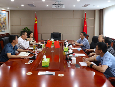 鄧華會見四川大學(xué)教授葉光斗、巨石集團成都有限公司執(zhí)行董事、總經(jīng)理陳杰等一行